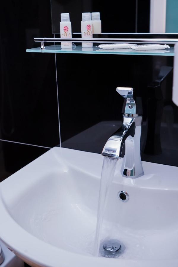 Sr99 Hotel Тирана Екстер'єр фото