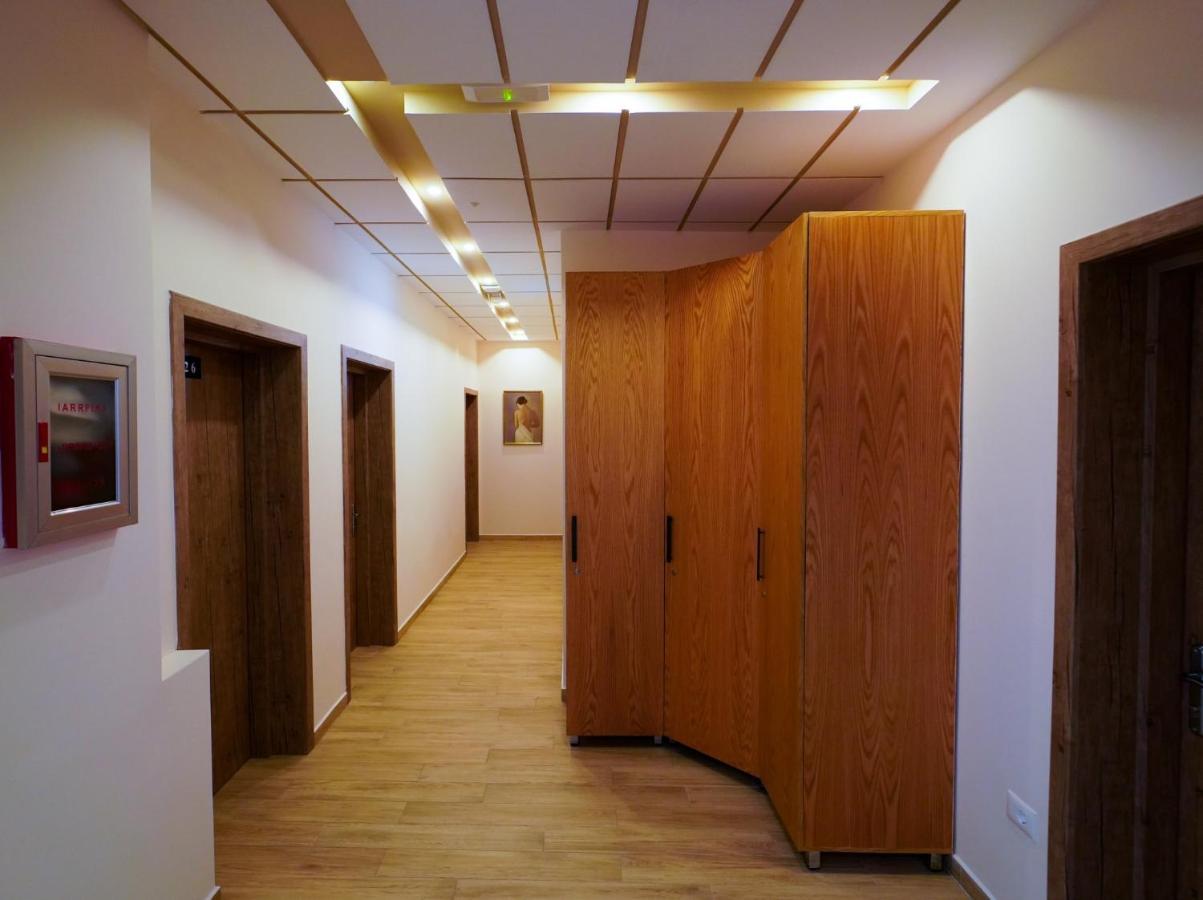 Sr99 Hotel Тирана Екстер'єр фото