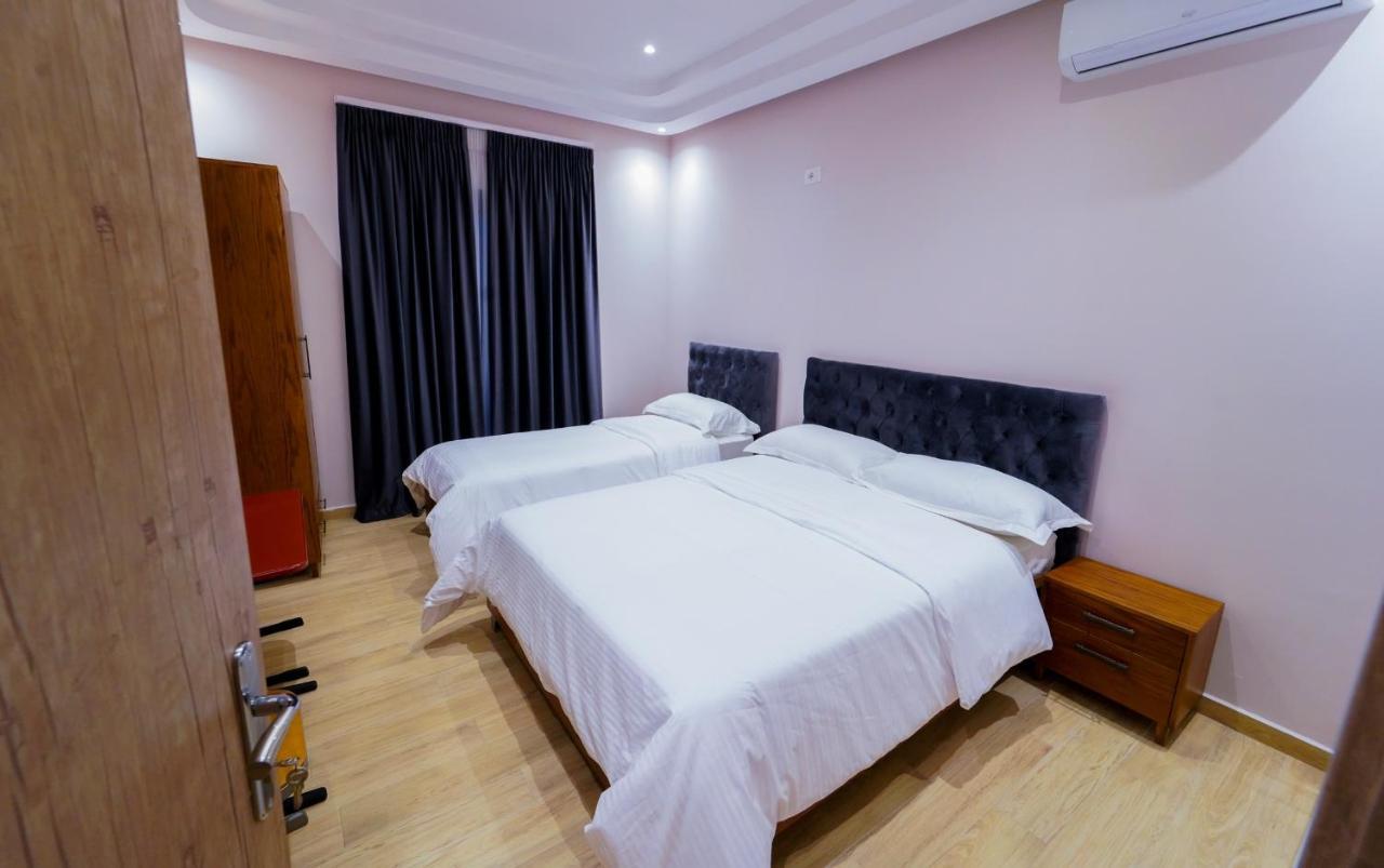 Sr99 Hotel Тирана Екстер'єр фото