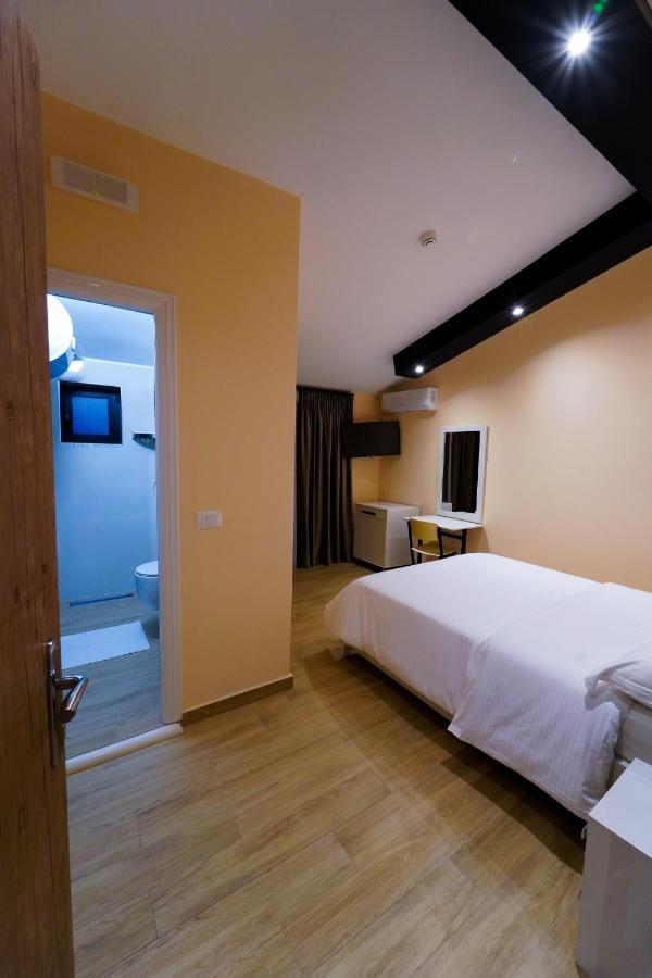 Sr99 Hotel Тирана Екстер'єр фото