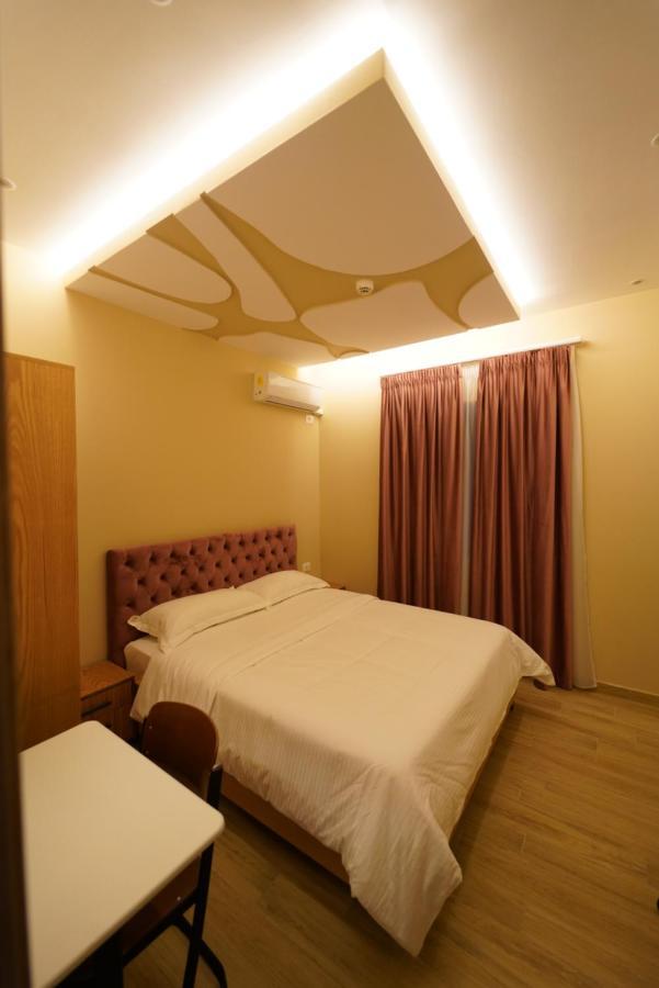 Sr99 Hotel Тирана Екстер'єр фото